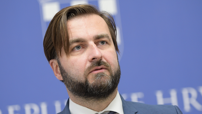 Ministar Ćorić: Cijene goriva od sutra bi mogle biti niže od onih propisanih Uredbom